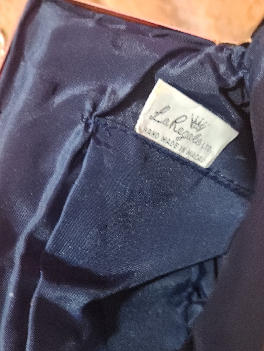La Regale Vintage Luxurious Navy Satin Lining with Label - Picture 3 of 6
